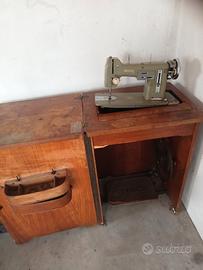 macchina da cucire Necchi anni 50