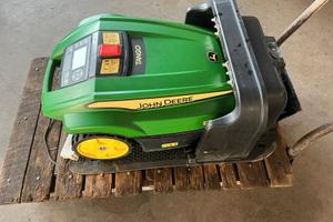 ROBOT TAGLIAERBA JOHN DEERE