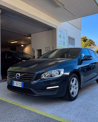 Volvo V60 1.6 d2 Momentum Powershift GARANZIA24MES