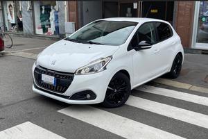 Peugeot 208 Black Line 1.2 PureTech 82 #50393