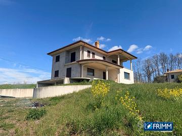 Villa singola con terreno-Baranello c.da Crocella