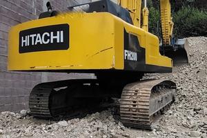 escavatore hitachi 200