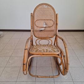 sedia a dondolo in vimini