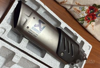 Akrapovic Slip On in Titanio Yamaha MT 10 - R1