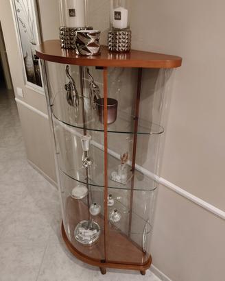 Vetrina d'arredo, esposizione con luce 