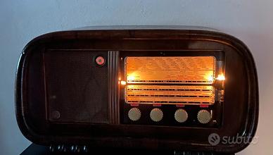 Radio d'epoca a valvole SAIR  (anni 50)