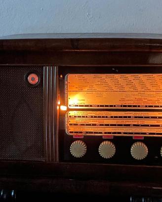 Radio d'epoca a valvole SAIR  (anni 50)