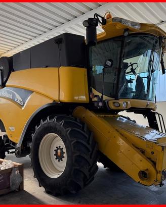 Mietitrebbia New Holland CX 780