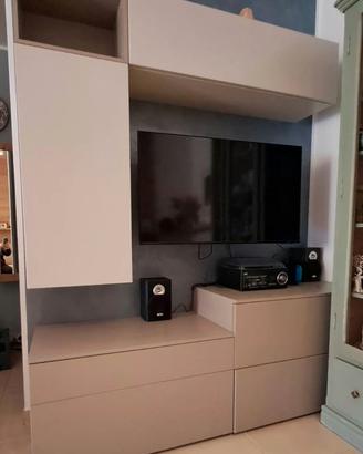 Parete TV attrezzata