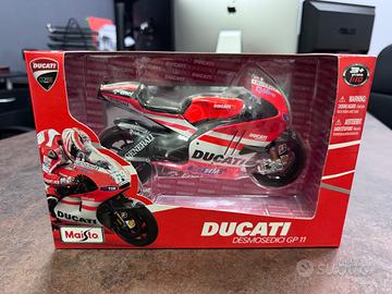Ducati Desmosedici Nicky Hayden MotoGP 1/10 Maisto