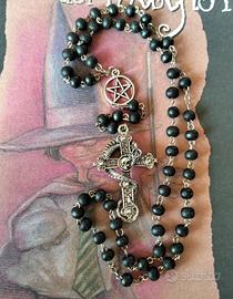 collana rosario gotico con croce e  teschio