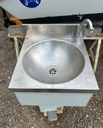 Lavello con apertura fontana