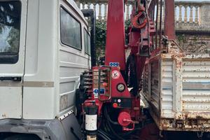 Eurocargo Iveco Autocarro con gru