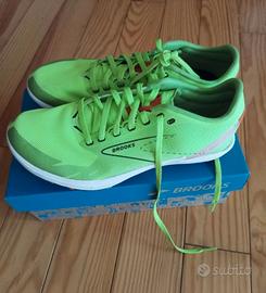 Scarpe chiodate brooks numero 40