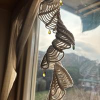 Portavaso appeso in macramè con perline in vetro