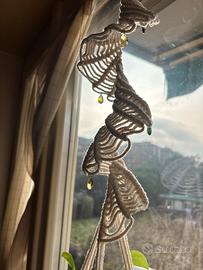 Portavaso appeso in macramè con perline in vetro