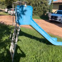 scivolo in ferro per bambini