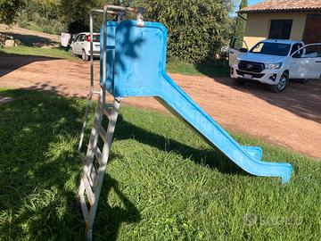 scivolo in ferro per bambini