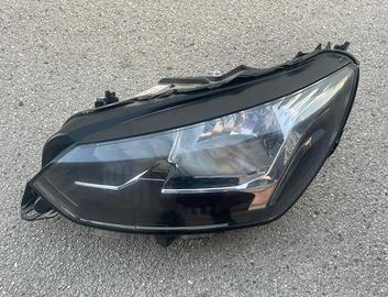 faro proiettore sx PEUGEOT 208 dal 2019 90174682