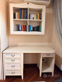 Scrivania e libreria stile classico