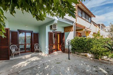 Trivano con cortile e Box Auto