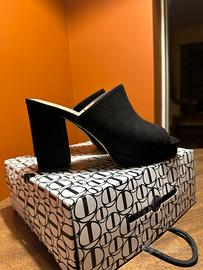 Scarpa con tacco