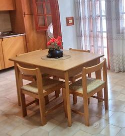 Tavolo con sedie