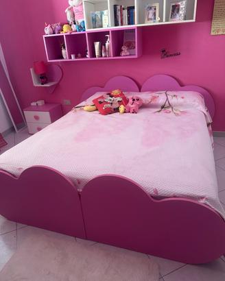 cameretta rosa e bianca
