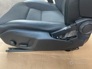 Interno dell'auto Volvo s60 2020