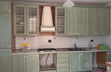 Cucina componibile classica verde salvia