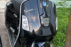 Vespa 125 con bauletto