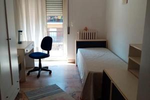 Ampie camere singole in Commenda centro