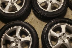 Cerchi in lega e gomme Suzuki ignis 2002/2010