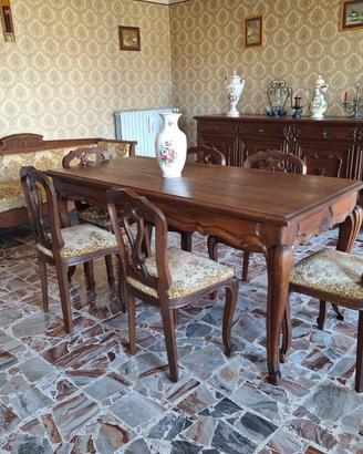 Sala da pranzo completa in noce: credenza, tavolo