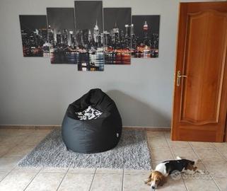Pouf nero per arredo