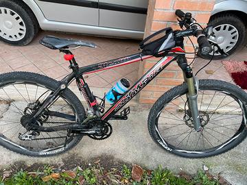 mtb carbonio marca Olimpia