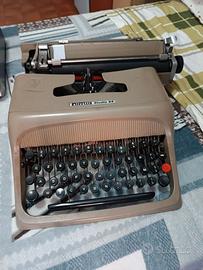 Macchina da scrivere Olivetti studio 44