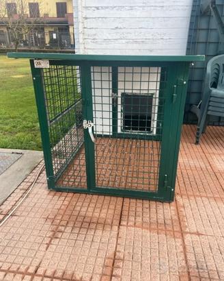 Cuccia per cani esterna con parte coibentata