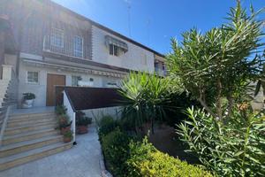 VILLA A SCHIERA A BARLETTA