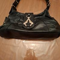 Borsetta in pelle nera.