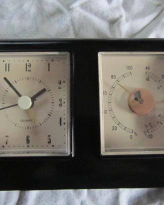 Orologio sveglia da tavolo .