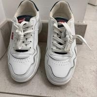 Scarpe levis