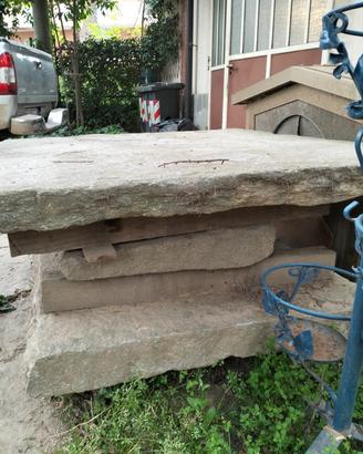 Lastroni in pietra grezza 