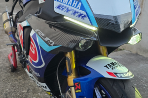 Yamaha r1 m