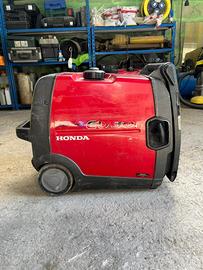 Generatore Honda EU30i inverter silenziato