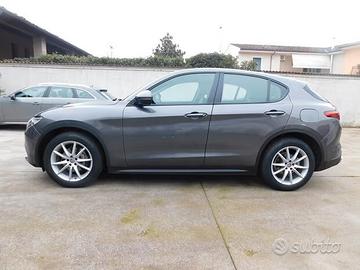 Alfa Romeo Stelvio 2.2 Turbodiesel 190 CV AT8 RWD 
