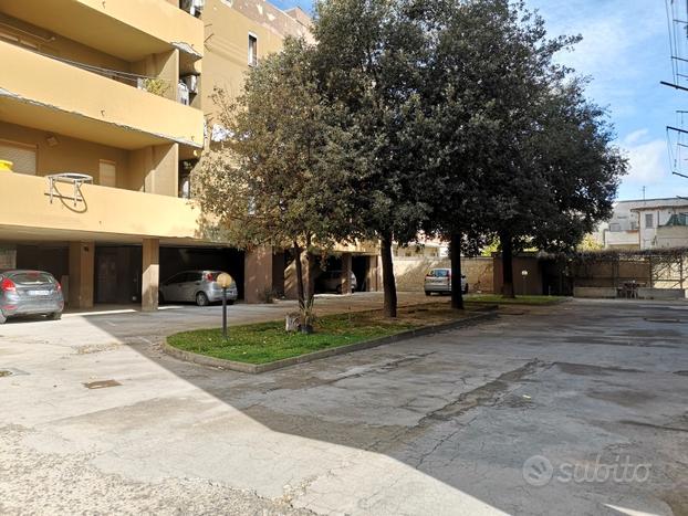 Cantina e posto auto al piano terra