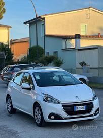 Peugeot 208 BlueHDi 75 5 porte Allure
