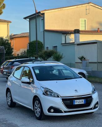 Peugeot 208 BlueHDi 75 5 porte Allure
