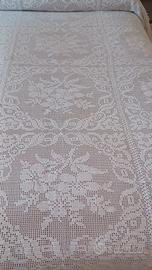 coperta di filo fatto a mano con uncinetto 